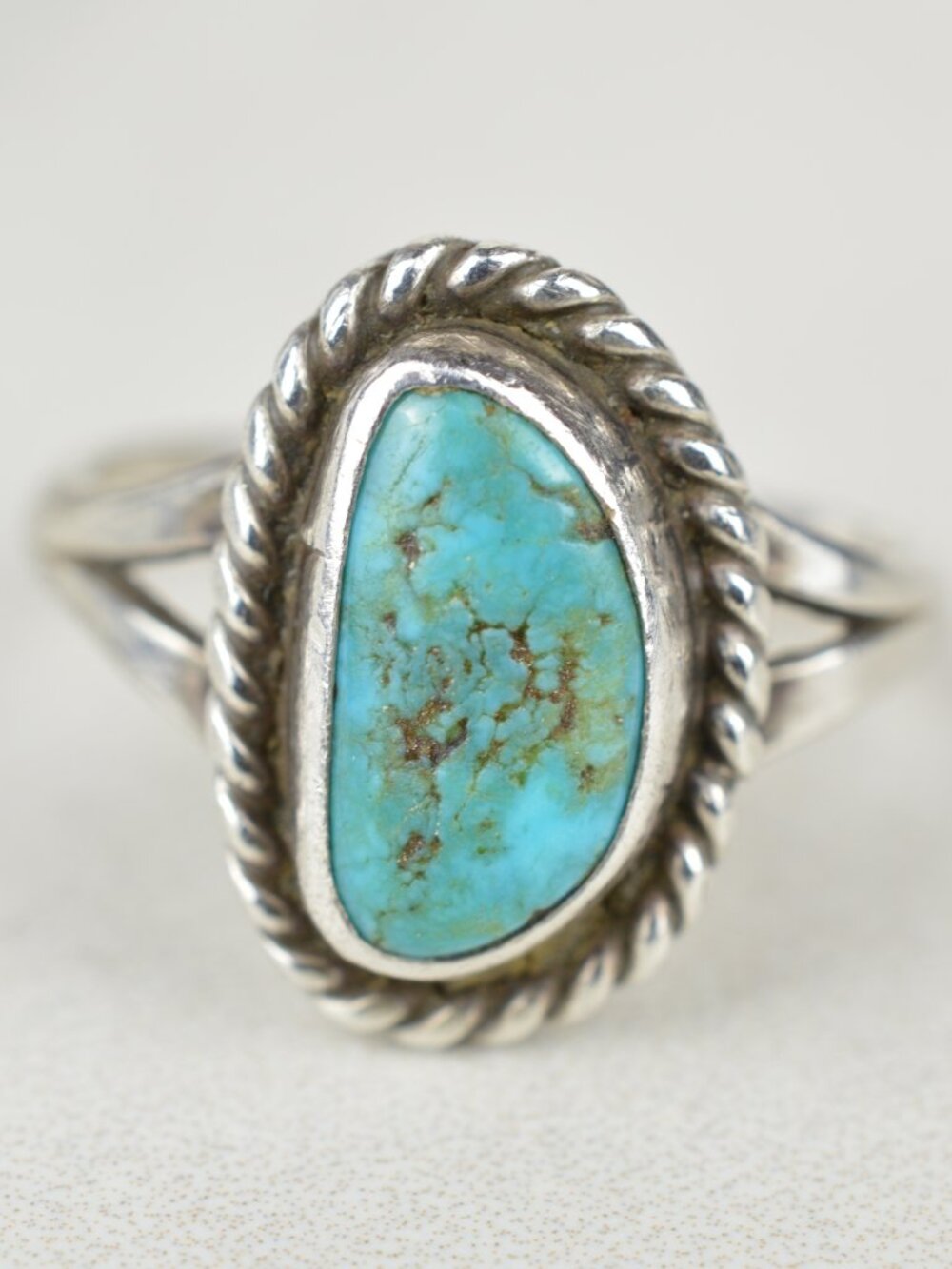 Vintage Navajo Turquoise Sterling Silver Split Shank Ring Sz 6.25 - Picture 4 of 8